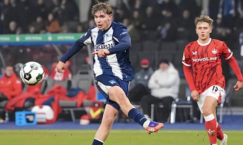  【深度复盘】德国新克罗斯技术图谱解析：16岁神童如何撬动欧洲转会格局 体育新闻 【深度复盘】德国新克罗斯技术图谱解析：16岁神童如何撬动欧洲转会格局 体育新闻