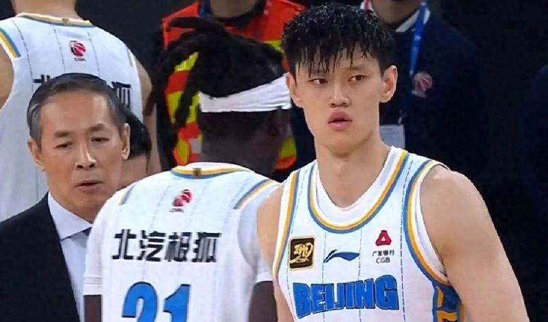  CBA三强伤病与补强深度解析：季后赛格局的变量密码 体育新闻 CBA三强伤病与补强深度解析：季后赛格局的变量密码 体育新闻